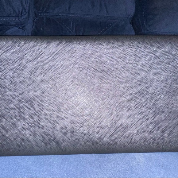 Karl Lagerfeld Paris charm Large Tote - Picture 4 of 6